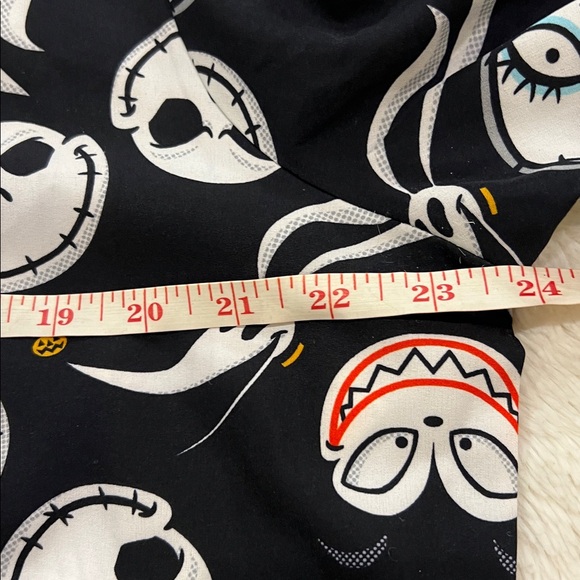 Nightmare Before Christmas Disney Scrubs Top Sz XL - Picture 3 of 7